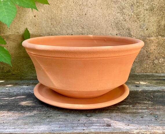 CLAY FLOWER POT