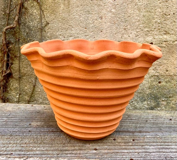TERRACOTTA FLOWER POT
