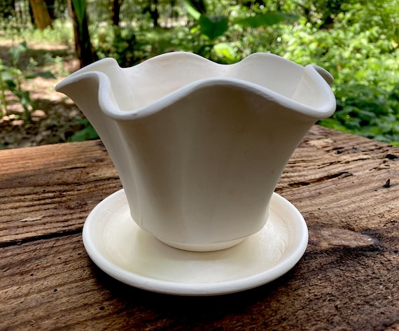 WHITE EARTHENWARE PLANTER