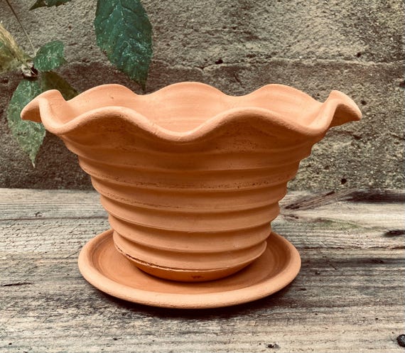 TERRACOTTA FLOWER POT