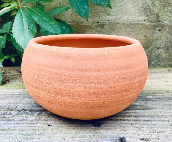 TERRACOTTA FLOWER POT