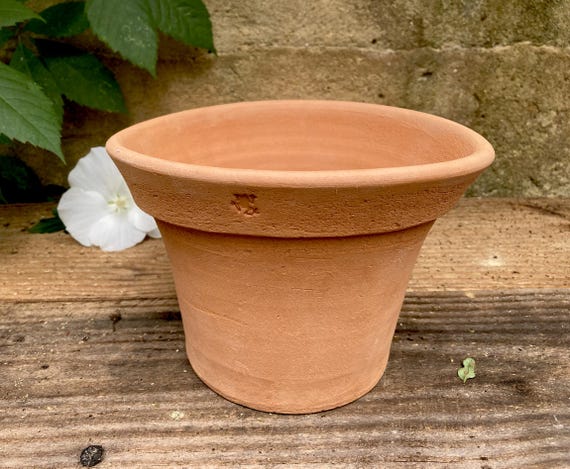 TERRACOTTA FLOWER POT