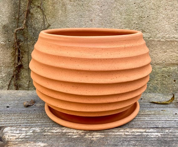 TERRACOTTA FLOWER POT