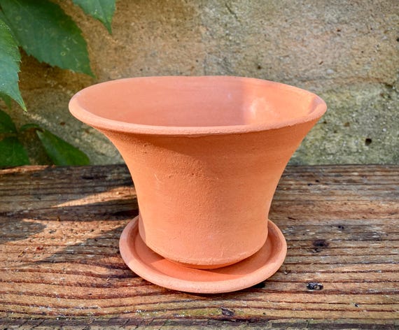 TERRACOTTA FLOWER POT