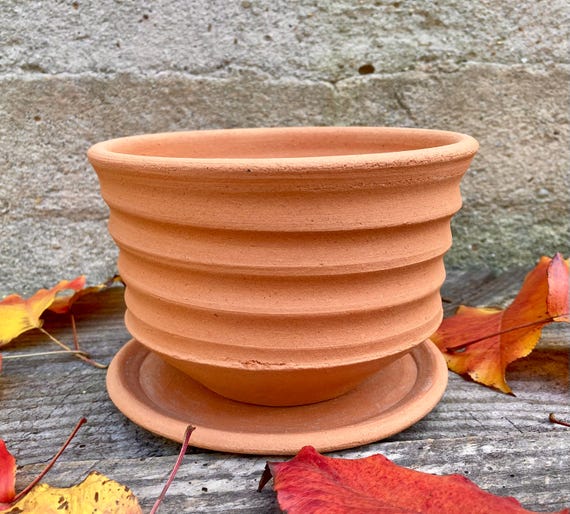 TERRACOTTA FLOWER POT