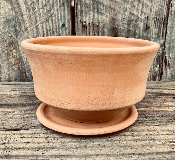 CLAY FLOWER POT