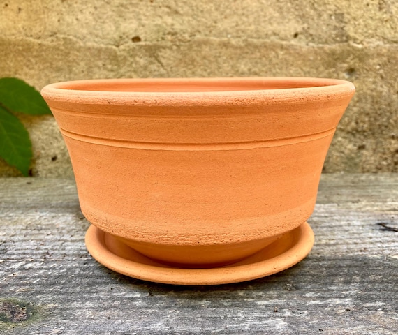 CLAY FLOWER POT