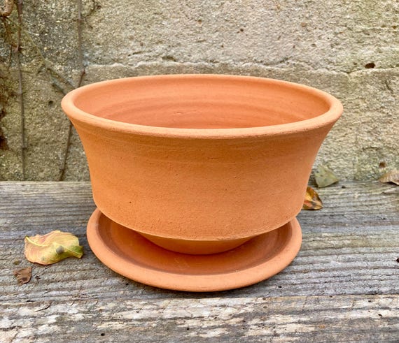 CLAY FLOWER POT