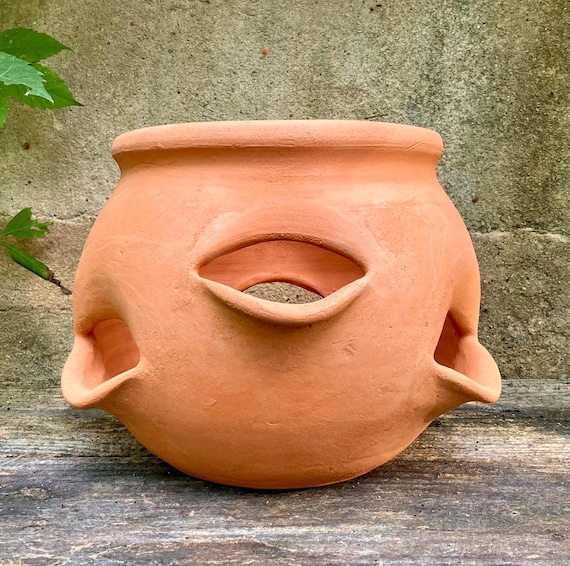 TERRACOTTA STRAWBERRY POT