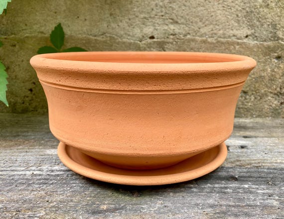 CLAY FLOWER POT