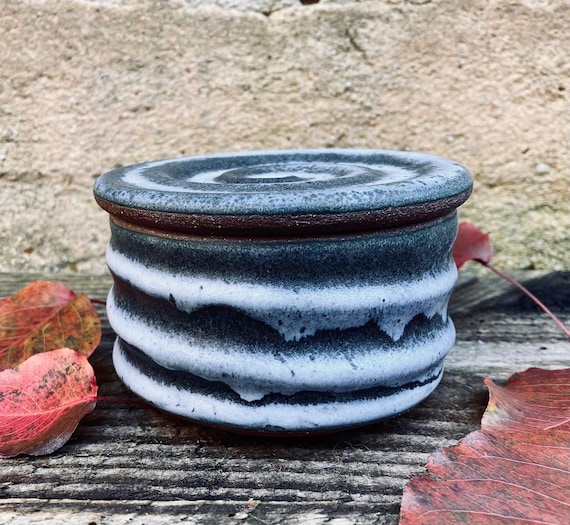 MICROWAVE EGG POACHER