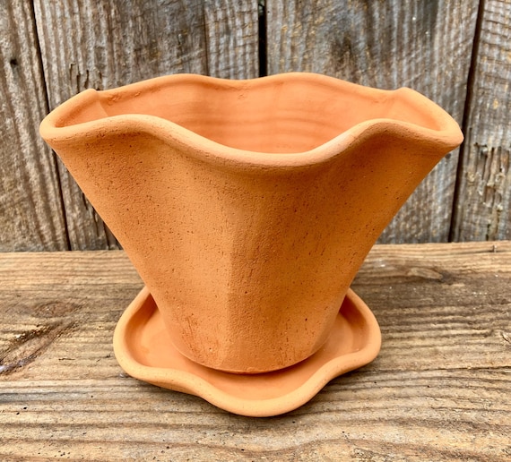TERRACOTTA FLOWER POT