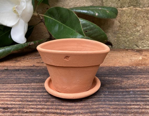 TERRACOTTA FLOWER POT