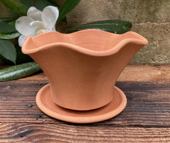 TERRACOTTA FLOWER POT