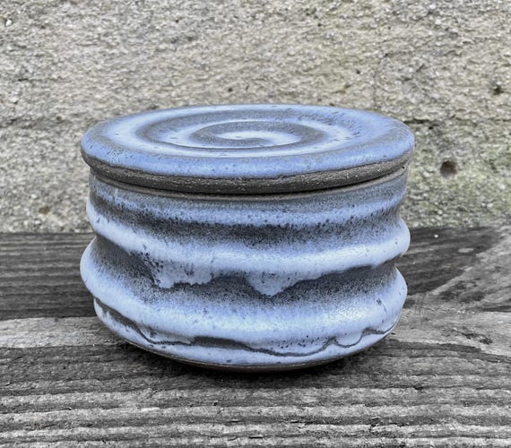 MICROWAVE EGG POACHER