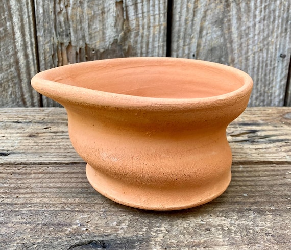 TERRACOTTA FLOWER POT