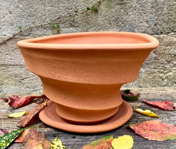 TERRACOTTA FLOWER POT