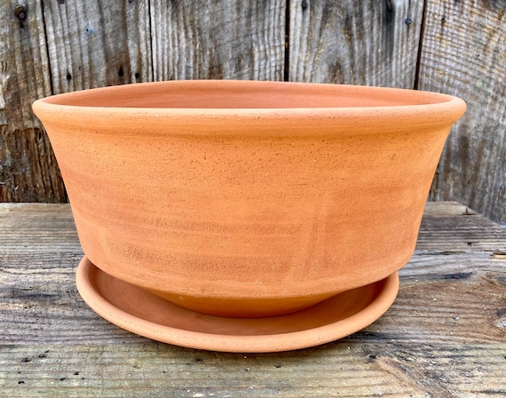 CLAY FLOWER POT