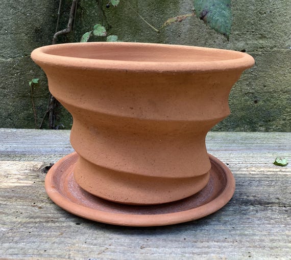 TERRACOTTA FLOWER POT
