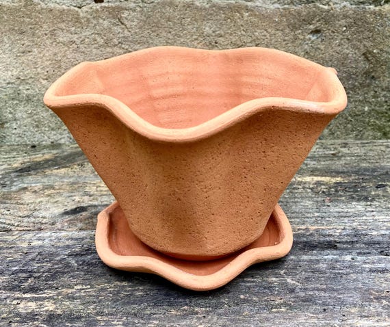 TERRACOTTA FLOWER POT
