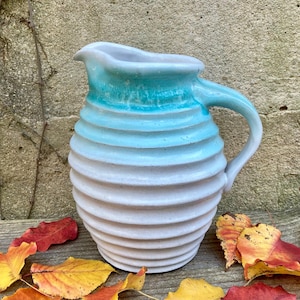 WHEEL THROWN KIRSCH #25: Zum Servieren der Vase und als dekorative Vase. Lebensmittelechtes Steingut.