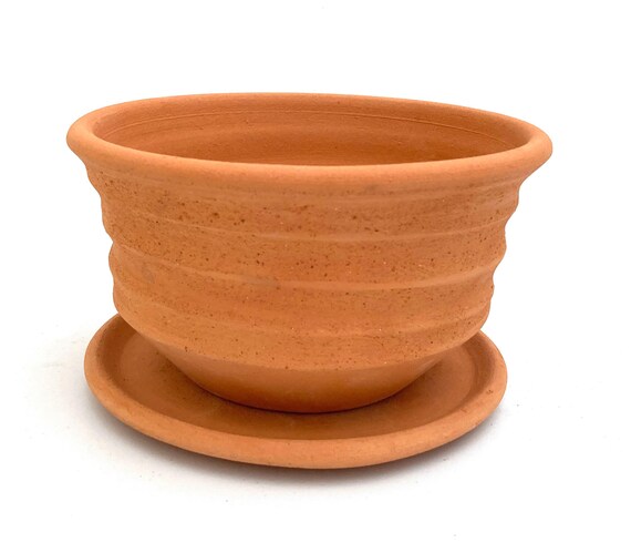 CLAY FLOWER POT