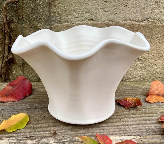 WHITE EARTHENWARE PLANTER