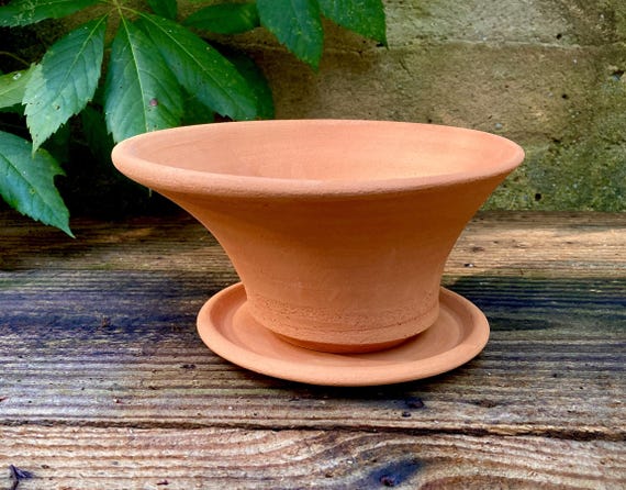 TERRACOTTA FLOWER POT