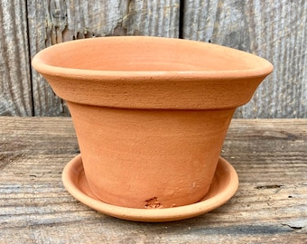 CERAMIC FLOWER POT #23. Wheel-thrown, porous terracotta planter with saucer for happy plants.