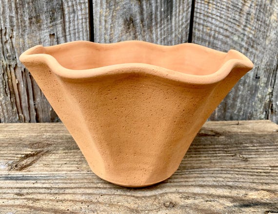 TERRACOTTA FLOWER POT