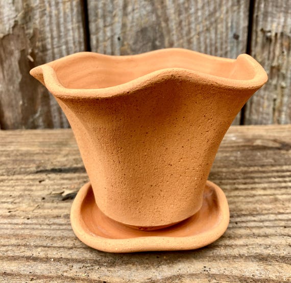 TERRACOTTA FLOWER POT