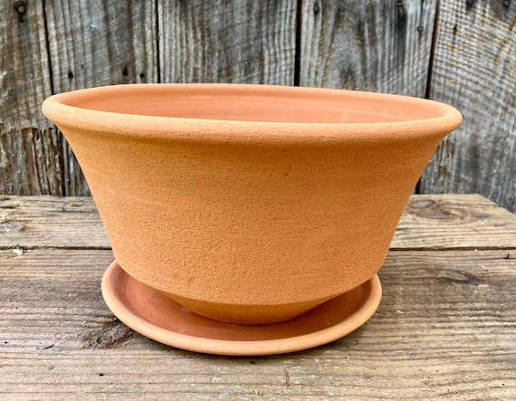 CLAY FLOWER POT