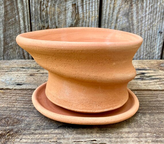 TERRACOTTA FLOWER POT