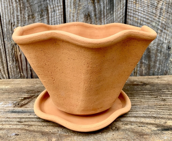 TERRACOTTA FLOWER POT