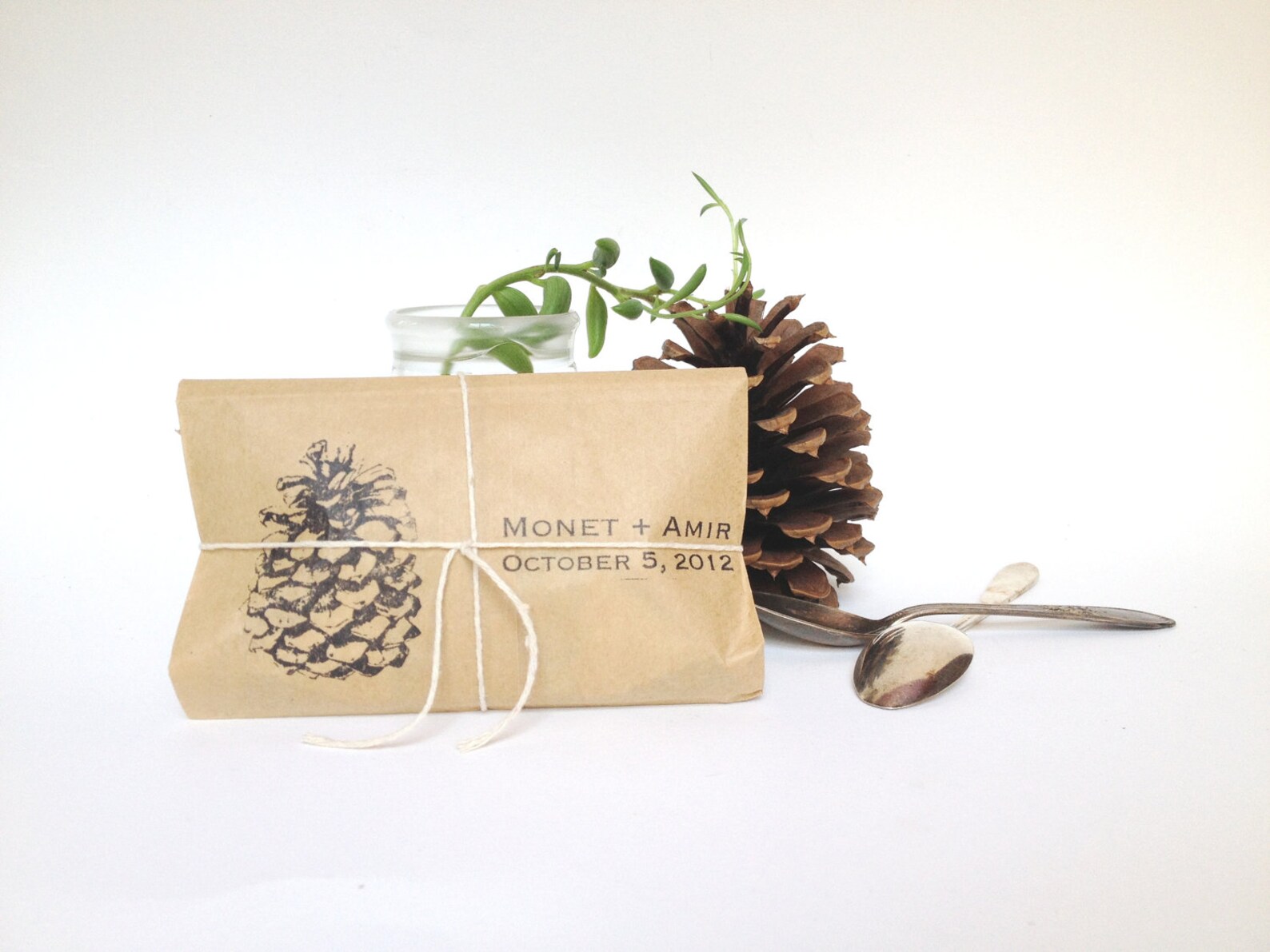 Unique Spring Wedding Favors. Set of 50 with a Custom Stamp. | Etsy