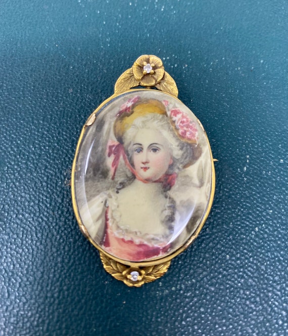 18kt Gold and Diamond Portrait Brooch - image 4