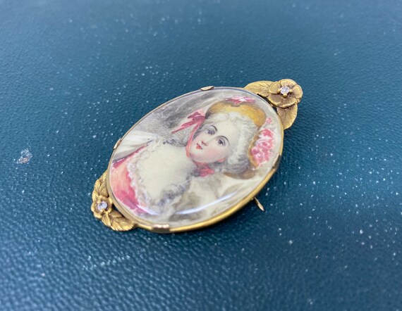 18kt Gold and Diamond Portrait Brooch - image 2