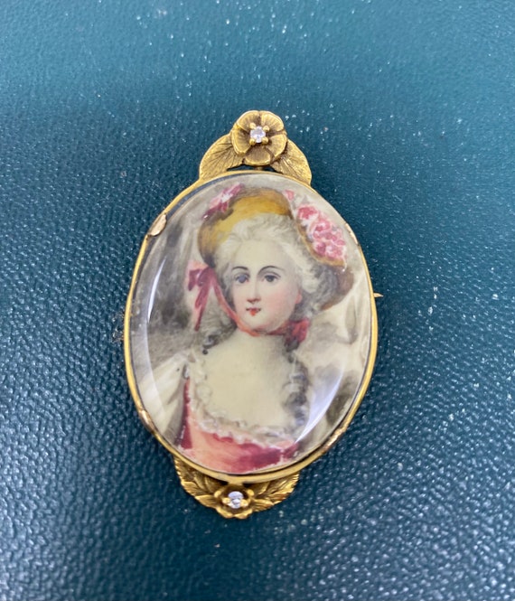 18kt Gold and Diamond Portrait Brooch - image 7