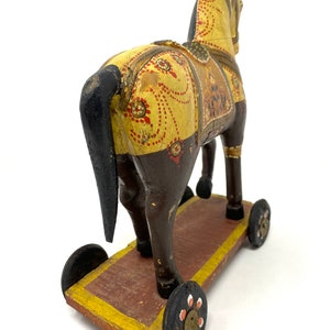 Tête de cheval d'Ayyanar Inde bois sculpté polychrome 19ème Hauteur 50