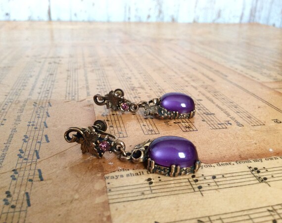 Vintage Screwback Dangle Earrings - Pearlescent Pu