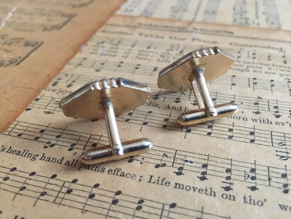 Swank Cufflinks - Vintage 1960's Goldtone Coat of… - image 7