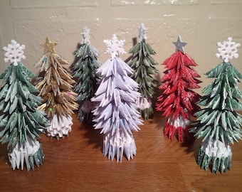 3d Origami small Christmas tree with snow