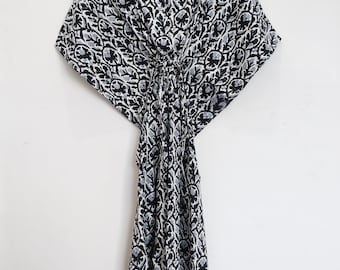 Kaftan Floral Festival: Vestido playero ligero hecho a mano en India