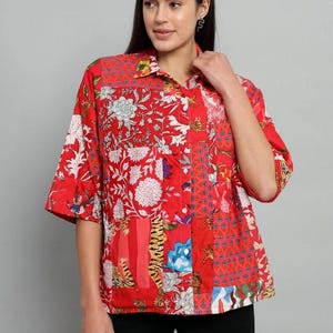 Damesblouse van katoen met meerdere patchwork-details, oversized model: handgemaakte boho zomerblouse, ideaal voor een avondje uit.