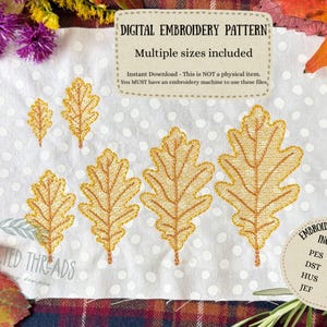 Puede incluir: Patrón de bordado digital con hojas de roble doradas estilizadas en varios tamaños. El diseño está sobre una tela blanca con un estampado de lunares. El texto dice "DIGITAL EMBROIDERY PATTERN" y "Multiple sizes included". Formatos de bordado incluidos.