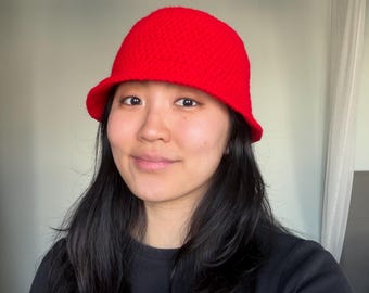 Cappello a secchiello a forma di pomodoro - Cappello all'uncinetto fatto a mano