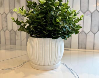3D Printed Ribbed Planter Pot with Drip Tray: Modern Home Decor