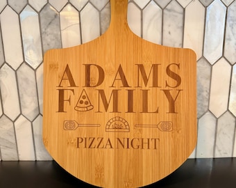 Custom Engraved Bamboo Pizza Peel – Family Name Pizza Night Board or Pizzeria Sign – Personalized Pizza Gift for Home Chef – Gift Ready