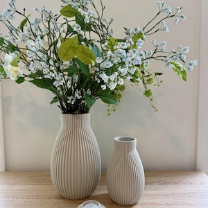3D Printed Modern Vase | Ribbed Minimalist Vase | Neutral Shelf Decor | Scandinavian Style Bud Vase | Dried Flower Home Accent