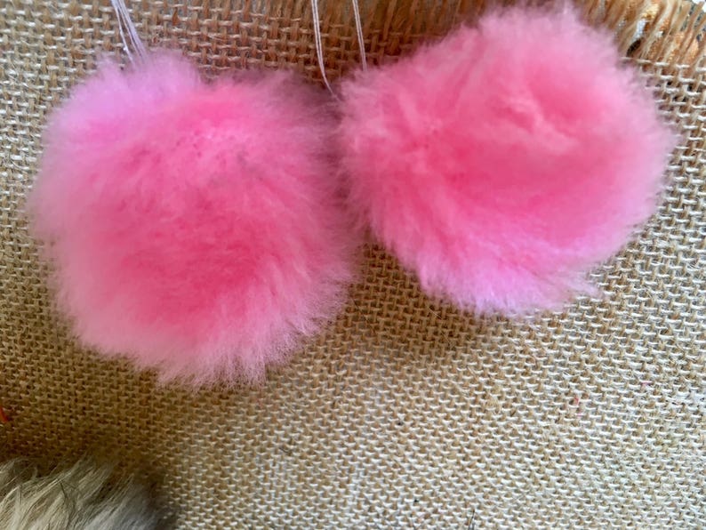 Beig faux fur pom pom vegan fabric pom pom ke rin zip puller key fob,beanie tree ornament